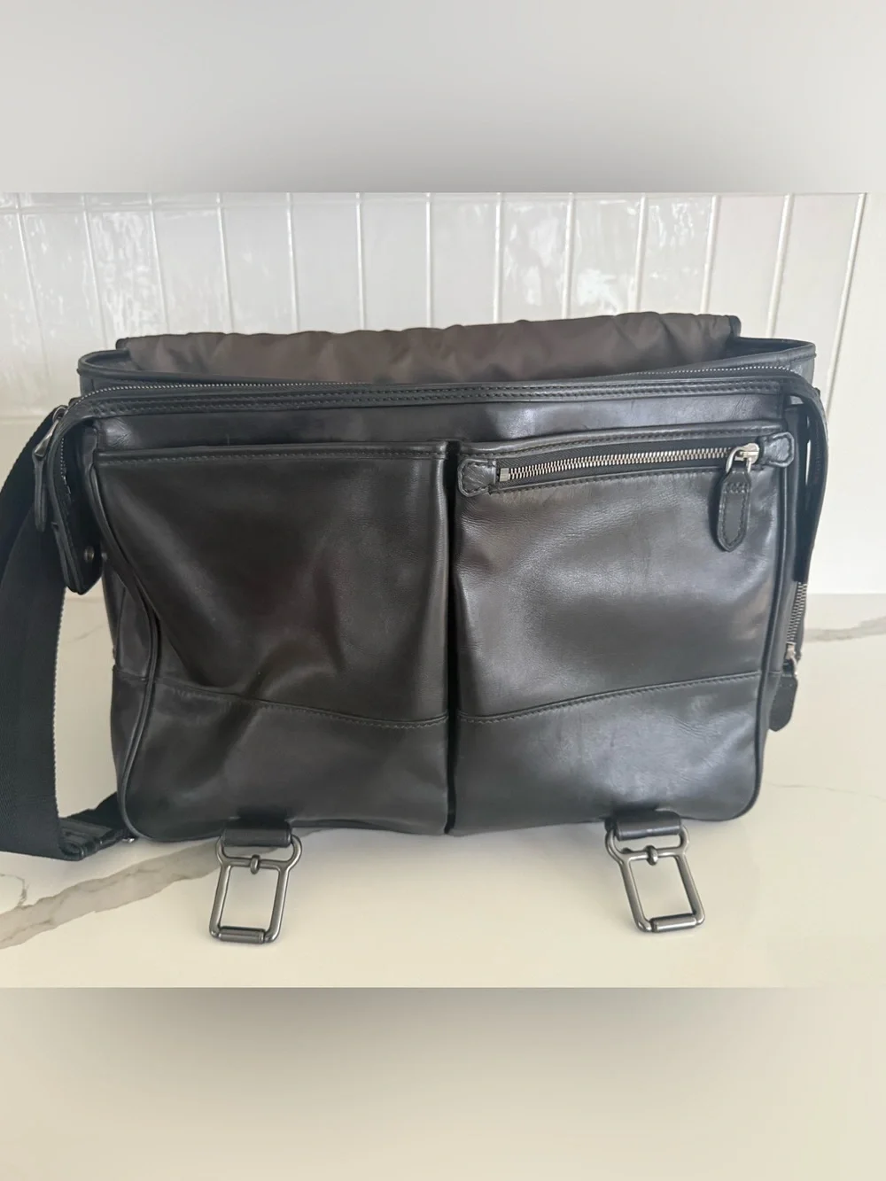 Men's Black Leather Crossbody Messenger Bag - Classic Utility Style